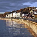 Vakantiehuis Baywatch And Baybreak - Two 3 Bedroom Nearby - Seaview To Baywatch - Part Of The The Bay Village With Pool, Gym And Direct Access, Pub, Restaurant, Tennis And Meadows Walks *