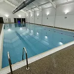 Baywatch And Baybreak - Two 3 Bedroom Nearby - Seaview To Baywatch - Part Of The The Bay Village With Pool, Gym And Direct Access, Pub, Restaurant, Tennis And Meadows Walks * Filey