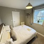 Baywatch And Baybreak - Two 3 Bedroom Nearby - Seaview To Baywatch - Part Of The The Bay Village With Pool, Gym And Direct Access, Pub, Restaurant, Tennis And Meadows Walks