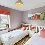 Baywatch And Baybreak - Two 3 Bedroom Nearby - Seaview To Baywatch - Part Of The The Bay Village With Pool, Gym And Direct Access, Pub, Restaurant, Tennis And Meadows Walks Vakantiehuis Filey