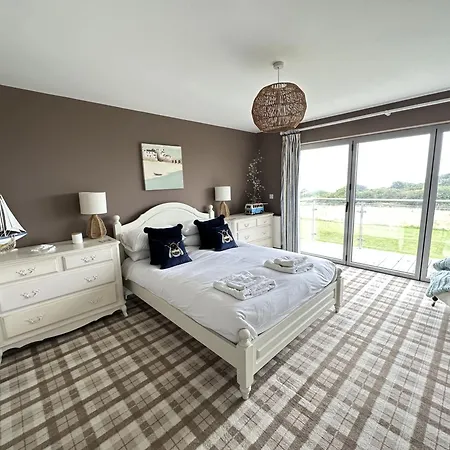 Holiday home Baywatch And Baybreak - Two 3 Bedroom Nearby - Seaview To Baywatch - Part Of The The Bay Village With Pool, Gym And Direct Access, Pub, Restaurant, Tennis And Meadows Walks