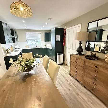 Holiday home Baywatch And Baybreak - Two 3 Bedroom Nearby - Seaview To Baywatch - Part Of The The Bay Village With Pool, Gym And Direct Access, Pub, Restaurant, Tennis And Meadows Walks Filey