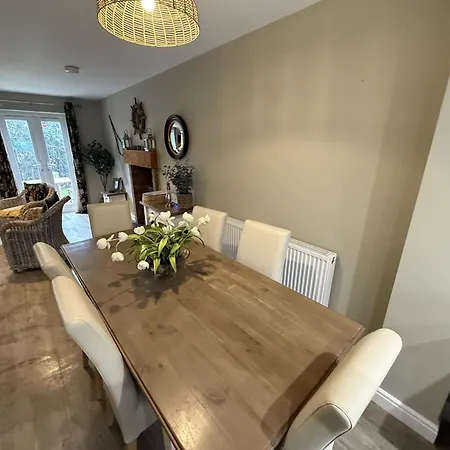 Baywatch And Baybreak - Two 3 Bedroom Nearby - Seaview To Baywatch - Part Of The The Bay Village With Pool, Gym And Direct Access, Pub, Restaurant, Tennis And Meadows Walks * Filey