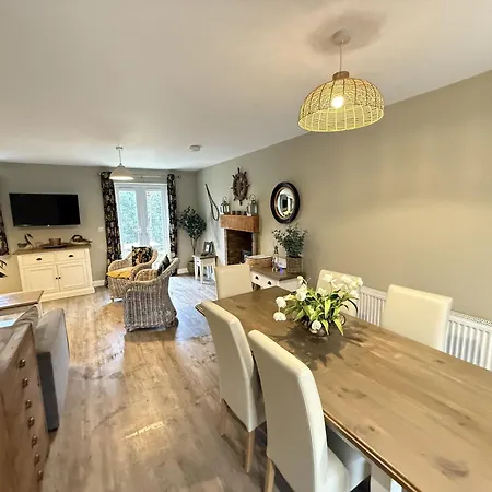 Holiday home Baywatch And Baybreak - Two 3 Bedroom Nearby - Seaview To Baywatch - Part Of The The Bay Village With Pool, Gym And Direct Access, Pub, Restaurant, Tennis And Meadows Walks
