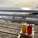 Baywatch And Baybreak - Two 3 Bedroom Nearby - Seaview To Baywatch - Part Of The The Bay Village With Pool, Gym And Direct Access, Pub, Restaurant, Tennis And Meadows Walks * Filey