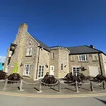 Baywatch And Baybreak - Two 3 Bedroom Nearby - Seaview To Baywatch - Part Of The The Bay Village With Pool, Gym And Direct Access, Pub, Restaurant, Tennis And Meadows Walks Feriehus