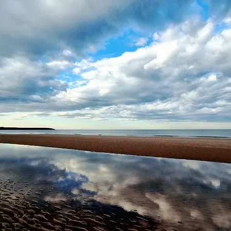 펜션 Baywatch And Baybreak - Two 3 Bedroom Cottages Nearby - Seaview To Baywatch - Part Of The The Bay Filey Holiday Village With Pool, Gym And Direct Beach Access, Pub, Restaurant, Tennis And Meadows Walks 파일리