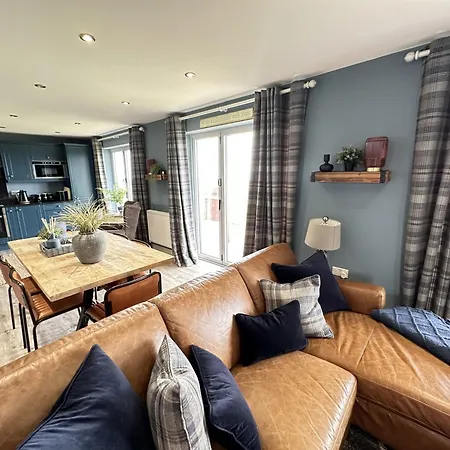 Сasa de vacaciones Baywatch And Baybreak - Two 3 Bedroom Nearby - Seaview To Baywatch - Part Of The The Bay Village With Pool, Gym And Direct Access, Pub, Restaurant, Tennis And Meadows Walks Filey