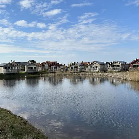 Baywatch And Baybreak - Two 3 Bedroom Cottages Nearby - Seaview To Baywatch - Part Of The The Bay Filey Holiday Village With Pool, Gym And Direct Beach Access, Pub, Restaurant, Tennis And Meadows Walks