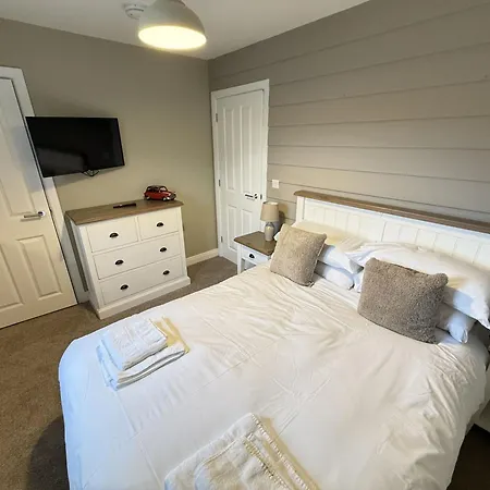 Baywatch And Baybreak - Two 3 Bedroom Nearby - Seaview To Baywatch - Part Of The The Bay Village With Pool, Gym And Direct Access, Pub, Restaurant, Tennis And Meadows Walks Сasa de vacaciones Filey