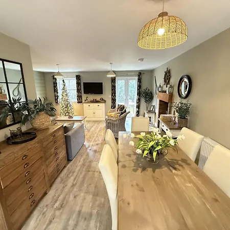 Сasa de vacaciones Baywatch And Baybreak - Two 3 Bedroom Nearby - Seaview To Baywatch - Part Of The The Bay Village With Pool, Gym And Direct Access, Pub, Restaurant, Tennis And Meadows Walks *