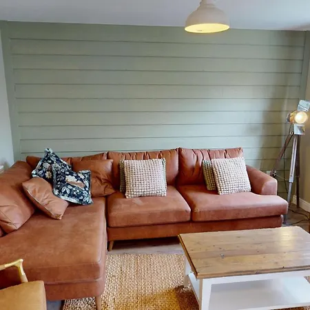 Baywatch And Baybreak - Two 3 Bedroom Nearby - Seaview To Baywatch - Part Of The The Bay Village With Pool, Gym And Direct Access, Pub, Restaurant, Tennis And Meadows Walks