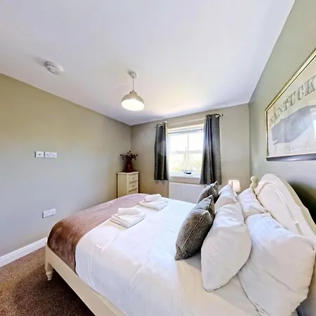 Сasa de vacaciones Baywatch And Baybreak - Two 3 Bedroom Nearby - Seaview To Baywatch - Part Of The The Bay Village With Pool, Gym And Direct Access, Pub, Restaurant, Tennis And Meadows Walks