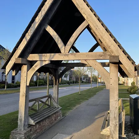 Baywatch And Baybreak - Two 3 Bedroom Cottages Nearby - Seaview To Baywatch - Part Of The The Bay Filey Holiday Village With Pool, Gym And Direct Beach Access, Pub, Restaurant, Tennis And Meadows Walks Holiday home