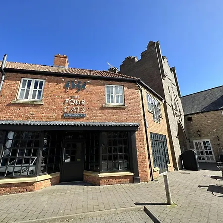 Baywatch And Baybreak - Two 3 Bedroom Cottages Nearby - Seaview To Baywatch - Part Of The The Bay Filey Holiday Village With Pool, Gym And Direct Beach Access, Pub, Restaurant, Tennis And Meadows Walks Holiday home