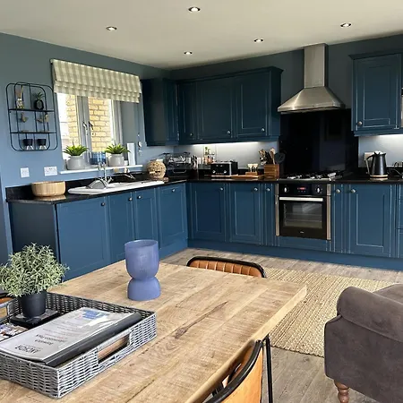 Holiday home Baywatch And Baybreak - Two 3 Bedroom Cottages Nearby - Seaview To Baywatch - Part Of The The Bay Filey Holiday Village With Pool, Gym And Direct Beach Access, Pub, Restaurant, Tennis And Meadows Walks